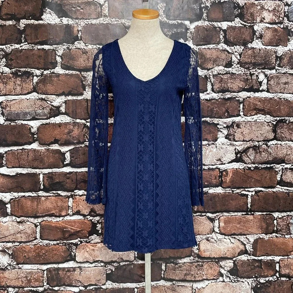 Socialite Dress V-Neck Lace Sheer Flare Sleeves Blue Large L - Picture 3 of 12